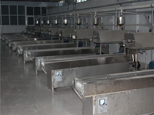 擠出式粉條粉絲機械設(shè)備結(jié)構(gòu)圖